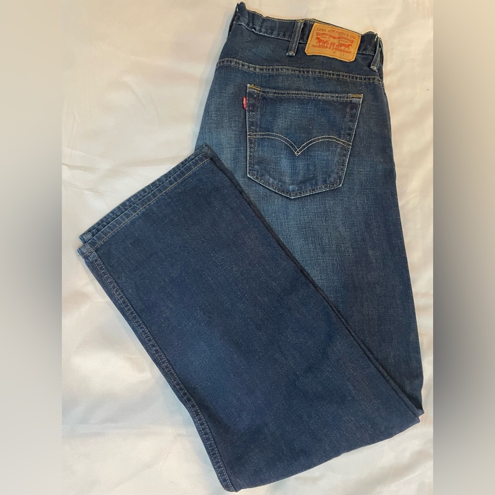 Levi’s. Straight leg. Men’s 38x34 (EUC)